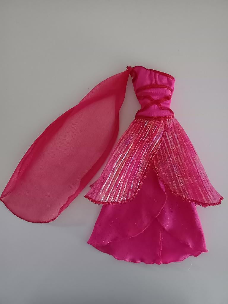 Kleding uit Barbie Films (18 foto’s), Verzamelen, Poppen, Gebruikt, Kleertjes, Ophalen of Verzenden