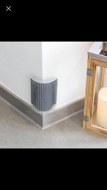 Trixie hoek Massage borstel beschikbaar voor biedingen