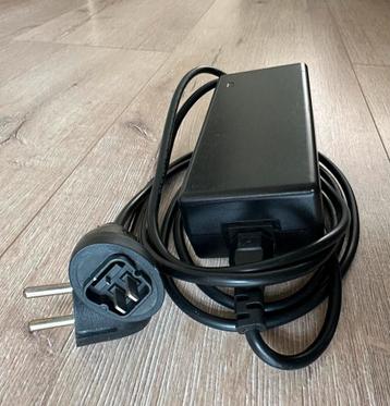 ORIGINEEL STELLA OPLADER ELEKTRISCH FIETSEN (TYPET 3) beschikbaar voor biedingen