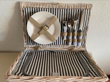 Picknickmand voor 2 beschikbaar voor biedingen