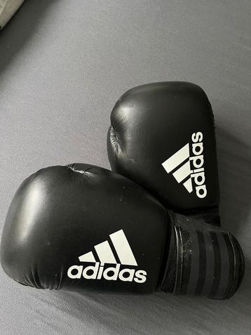 Adidas hybrid 50 bokshandschoenen,14oz prijs is vast 