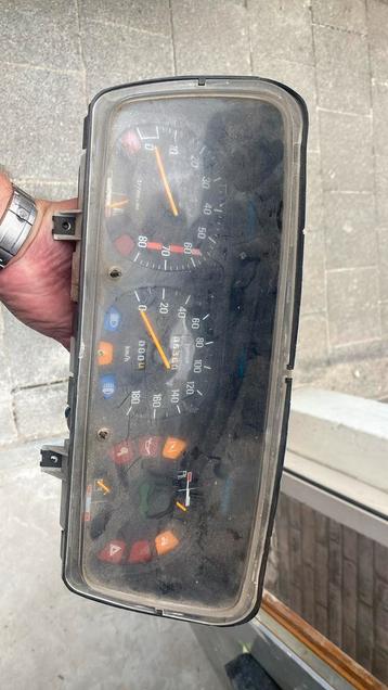 Dashboard Renault 12 TS beschikbaar voor biedingen