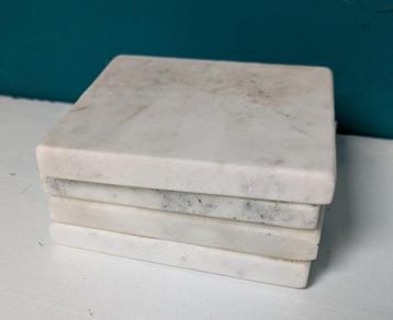 Wit marmeren onderzetters 4x beschikbaar voor biedingen