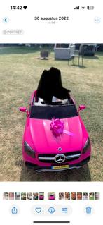 Roze mercedes elektrisch auto, Kinderen en Baby's, Ophalen, Zo goed als nieuw