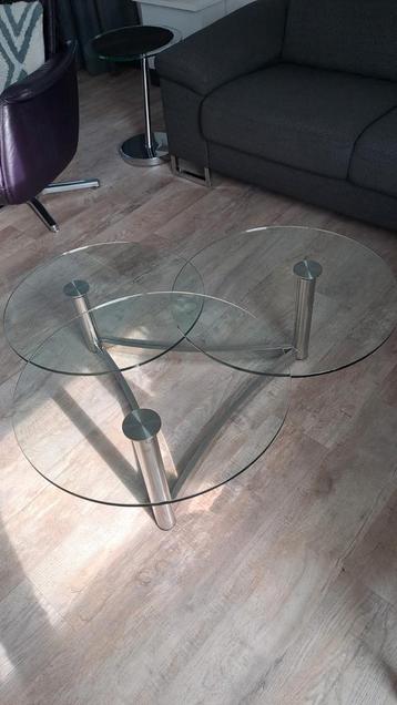 Glazen salontafel beschikbaar voor biedingen