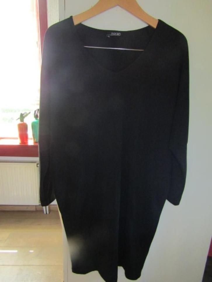 F1064 Norah mt 40 jurk tuniek zwart crêpe, Kleding | Dames, Jurken, Zo goed als nieuw, Maat 38/40 (M), Zwart, Knielengte, Verzenden