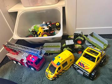 Speelgoedvoertuigen: Ambulance, Brandweer, Tractor & Meer! beschikbaar voor biedingen