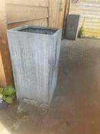 2x Plantenpotten groot hoog twee plantenbak pot grijs steen, Ophalen, Steen, Minder dan 60 cm, Vierkant