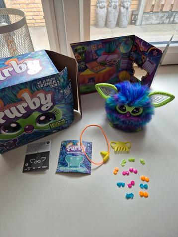 Glow in the dark furby. SINTTIP beschikbaar voor biedingen