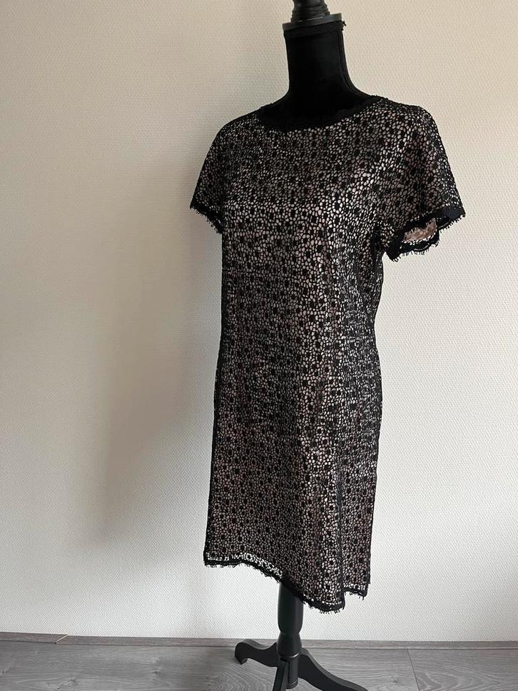 Marc Cain Zwarte Jurk - Maat M, Kleding | Dames, Jurken, Zo goed als nieuw, Maat 38/40 (M), Zwart, Boven de knie, Verzenden