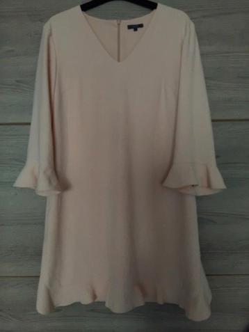 Zalmkleurige gelegenheidsjurk maat L beschikbaar voor biedingen