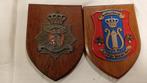 2 militaire wandplaquettes – Bronbeek & Tamboerkorps KMK, Verzamelen, Ophalen of Verzenden, Landmacht, Nederland, Embleem of Badge