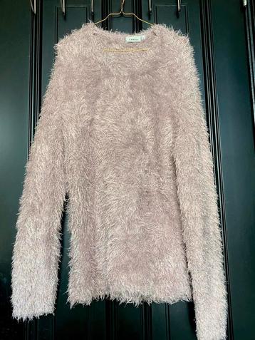 fluffy trui van C&A in lichtroze lila mauve kleur beschikbaar voor biedingen