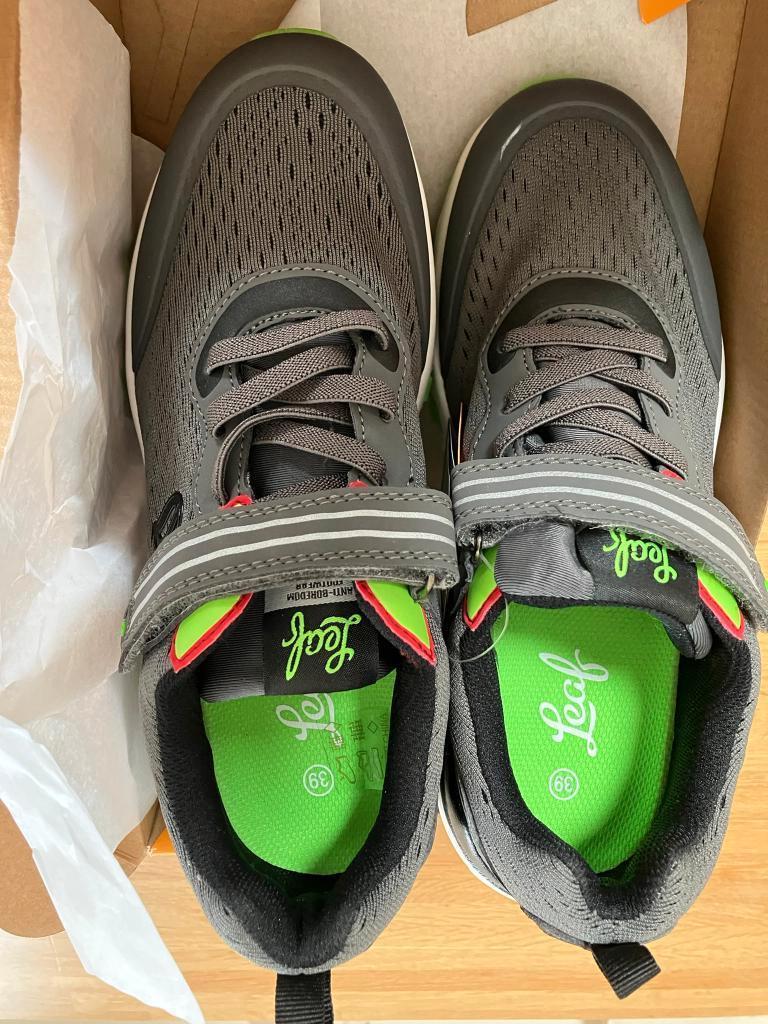 Schoenen kind jongens maat 39 - merk LEAF NIEUW, Jongen of Meisje, Schoenen, Nieuw, Ophalen of Verzenden