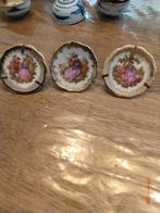 Drie Limoges Miniatuur Bordjes uit Frankrijk, Antiek en Kunst, Ophalen of Verzenden