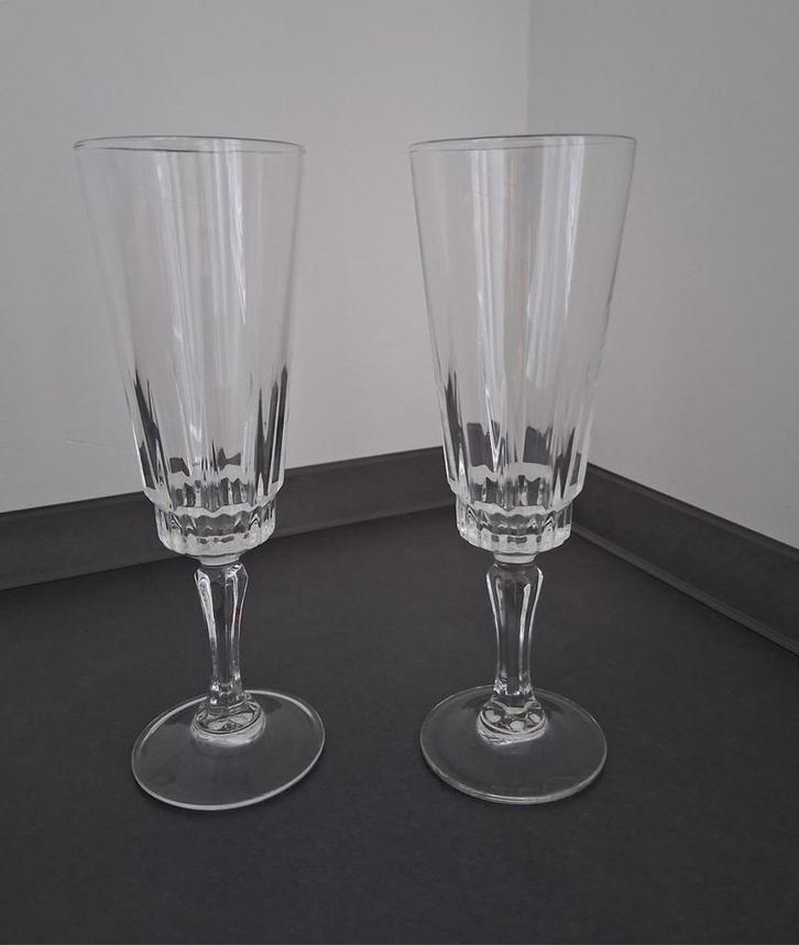 2 Wijn/Champagneglazen, Antiek en Kunst, Antiek | Glas en Kristal, Ophalen of Verzenden