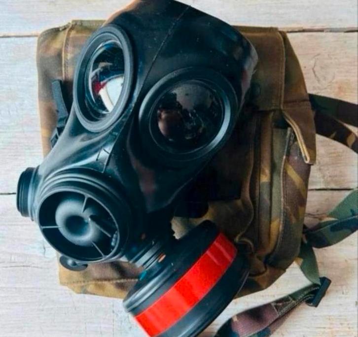 Gasmasker FM -12 oefenbus en tas, Verzamelen, Militaria | Algemeen, Landmacht, Overige typen, Nederland, Verzenden