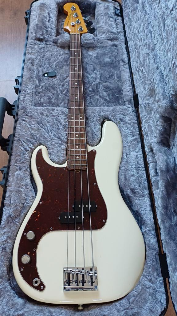 Fender Precision Bass Olympic white USA Linkshandig, Muziek en Instrumenten, Behuizingen en Koffers, Zo goed als nieuw, Elektrische basgitaar