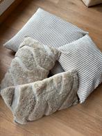 Kussenset - 4 stuks zo goed als nieuw, Huis en Inrichting, Ophalen, Zo goed als nieuw, Beige, Vierkant