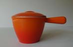A Le Creuset oranje gietijzeren emaille fonduepan frans, Huis en Inrichting, Ophalen of Verzenden, Gebruikt, Gietijzer, Koekenpan of Braadpan