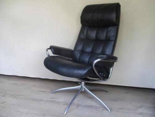 NIEUWSTAAT Stressless London High Back zwart leder chroom, Huis en Inrichting, Fauteuils, Zo goed als nieuw, Leer, Metaal, Stof