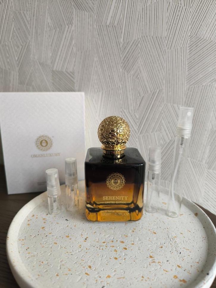 Omanluxury - Serenity - (10ml) Sample/ Decant, Sieraden, Tassen en Uiterlijk, Uiterlijk | Parfum, Zo goed als nieuw, Verzenden