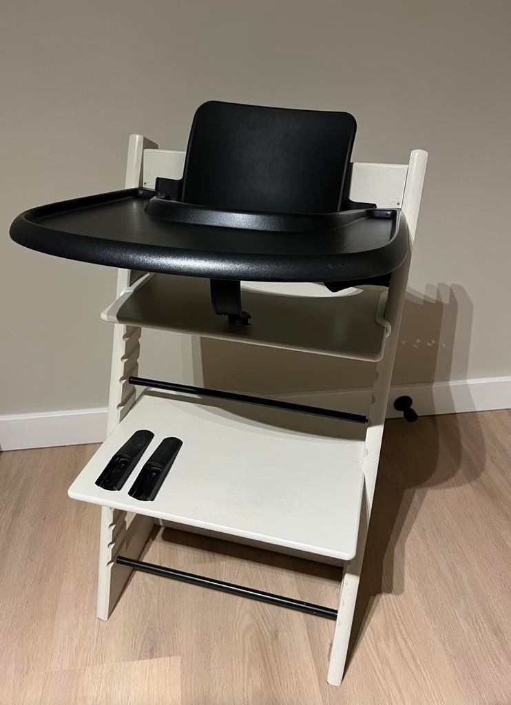 Stokke Tripp trapp stoel beige incl. babyset, tray, gliders, Ophalen, Zo goed als nieuw, Meegroeistoel