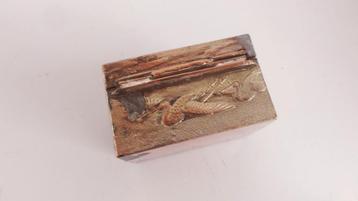 Sieradendoosje, metaal, uitgewerkt met pelikanen beschikbaar voor biedingen