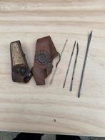 Naaihandschoen leer met 4 Naalden, Antiek en Kunst, Antiek | Gereedschap en Instrumenten, Ophalen of Verzenden
