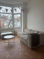 Beige Suède Hoekbank met Poef, Huis en Inrichting, Banken | Bankstellen, Ophalen, 250 tot 300 cm, Gebruikt, 100 tot 125 cm