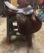 spring/eventing zadel! Close contact 17,5 inch, Dieren en Toebehoren, Paarden en Pony's | Zadels, Ophalen of Verzenden, Gebruikt