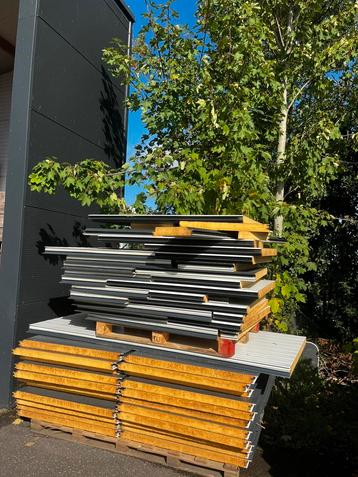Sandwichpanelen beschikbaar voor biedingen