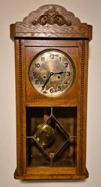 Antieke Wandklok met Slinger, Ophalen