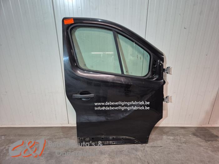 Portier 2Deurs rechts van een Renault Trafic (TED68), Gebruikt, -, -, Ophalen of Verzenden