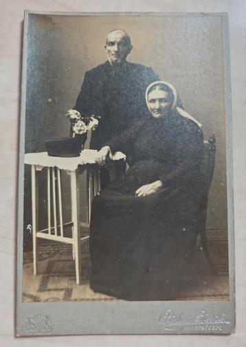 389) KABINETFOTO KLEDERDRACHT  - ATELIER SERRÉ AMERSFOORT  beschikbaar voor biedingen