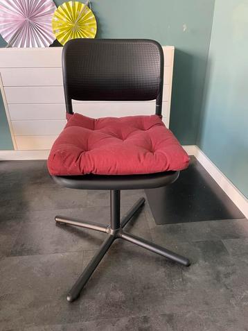 Ikea zwarte bureau stoel beschikbaar voor biedingen