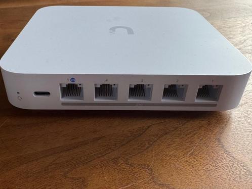 Ubiquiti Unifi Cloud Gateway Max, Computers en Software, Routers en Modems, Zo goed als nieuw, Router, Ophalen of Verzenden