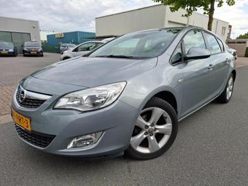 Opel Astra 1.4 Edition AIRCO/CRUISE/TREKHAAK! beschikbaar voor biedingen