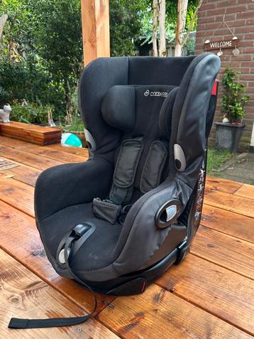 Draaibare autostoel, bevesting: gordel. Maxi Cosi Axiss beschikbaar voor biedingen