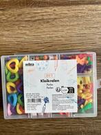 Doosje met kralen voor kinderarmbandjes!, Ophalen of Verzenden, Zo goed als nieuw, Overige thema's