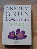 Anselm Grün - Leven is nu, Achtergrond en Informatie, Ophalen of Verzenden, Overige onderwerpen, Anselm Grün