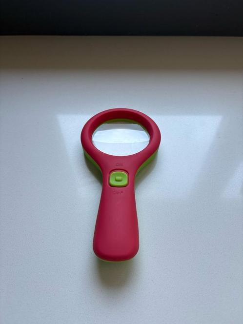 Vergrootglas met ingebouwde lamp - ideaal voor hobby of kind, Hobby en Vrije tijd, Vergrootglazen, Loepen en Loeplampen, Loeplamp