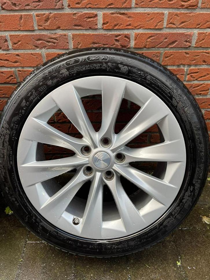 Set Tesla Model S velgen 19 inch, Auto-onderdelen, Banden en Velgen, Banden en Velgen, Winterbanden, 19 inch, 245 mm, Ophalen