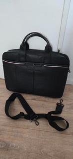 Tommy hilfiger zwarte laptoptas slechts een paar keer gebrui, Computers en Software, Laptoptassen, Ophalen of Verzenden, 15 inch