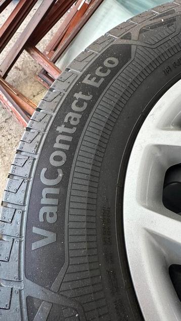 Bijna nieuwe set (4) camper banden Ford > 6mm DOT 2023 beschikbaar voor biedingen