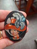 Vintage W Duitsland camee portret broche met een dame, Ophalen of Verzenden, Zo goed als nieuw, Overige materialen