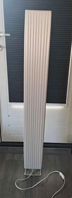 Witte vloerlamp met zilveren poot., Ophalen, Zo goed als nieuw, Stof, 150 tot 200 cm