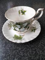 Royal Albert Trillium kop en schotel, Ophalen of Verzenden, Gebruikt, Porselein, Kop en/of schotel