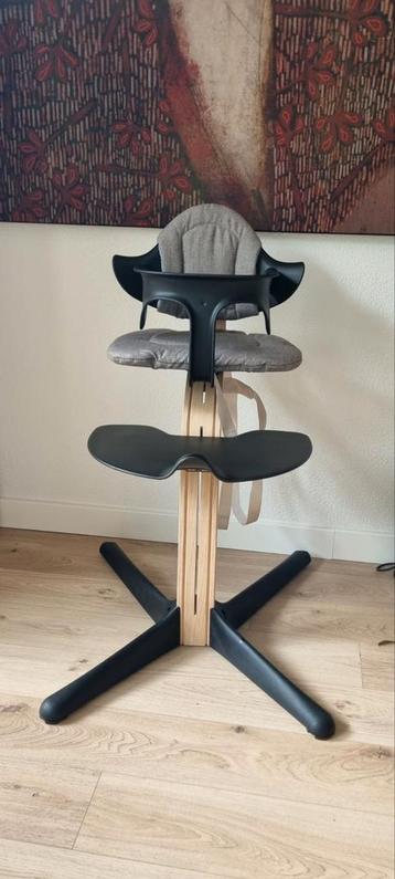 kinderstoel Stokke Nomi zwart/hout zgan incl accessoires beschikbaar voor biedingen