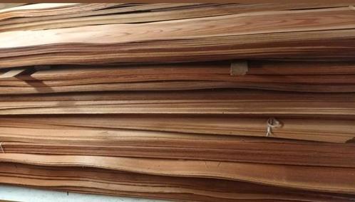 Veel fineer oa ook 1,2 en 2,4 mm beuken, Doe-het-zelf en Verbouw, Hout en Planken, Zo goed als nieuw, Beuken, Ophalen